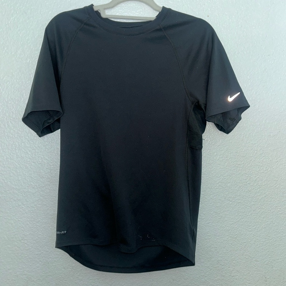Gently used men’s dry fit size small T